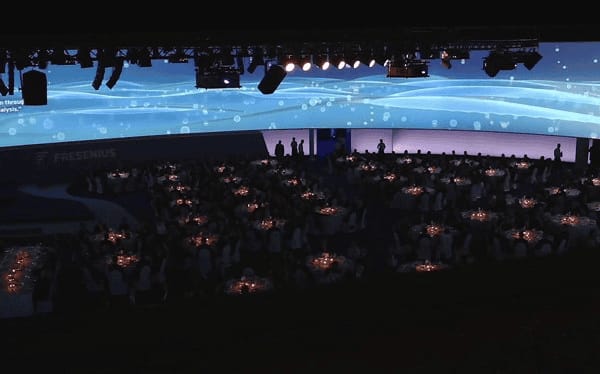 高科技投影空間帶你進入夢幻晚宴